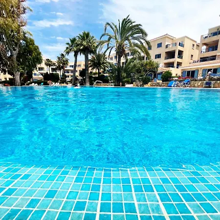 Direct Sea View & Quality Bed - Kings Palace 1 Bed 아파트 파포스