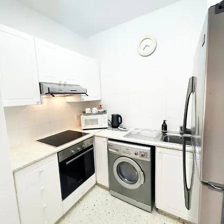 Direct Sea View & Quality Bed - Kings Palace 1 Bed * Pafos