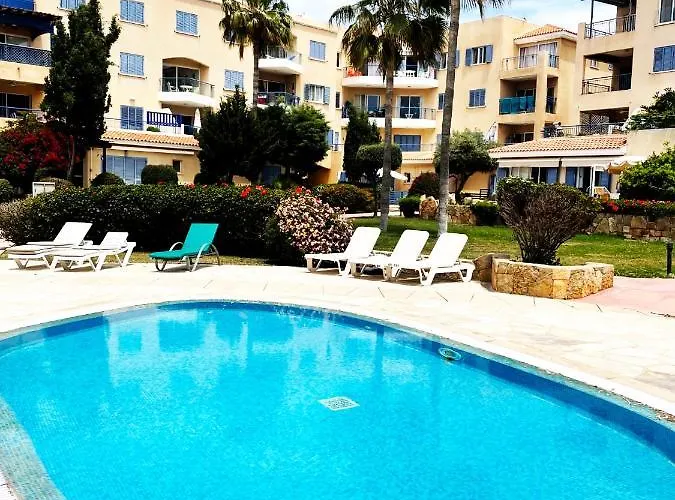 Direct Sea View & Quality Bed - Kings Palace 1 Bed * 파포스