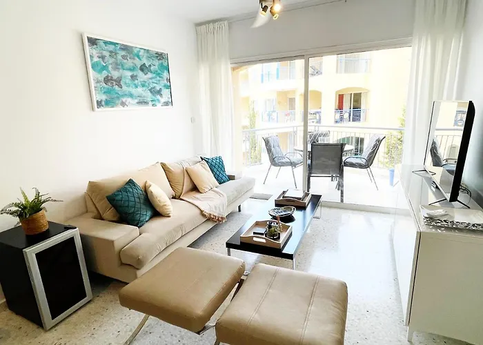 Direct Sea View & Quality Bed - Kings Palace 1 Bed Paphos