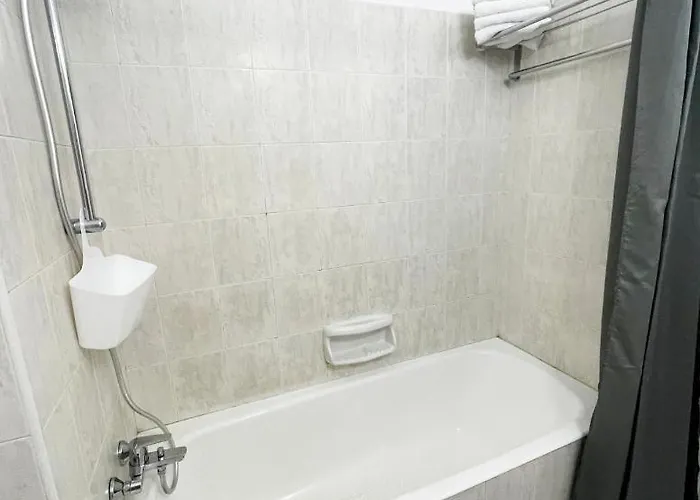 Direct Sea View & Quality Bed - Kings Palace 1 Bed 파포스