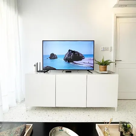Direct Sea View & Quality Bed - Kings Palace 1 Bed Διαμέρισμα *