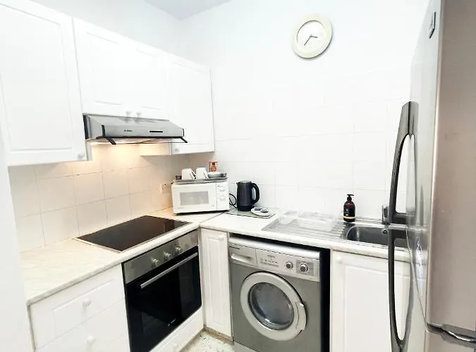 Direct Sea View & Quality Bed - Kings Palace 1 Bed * Paphos