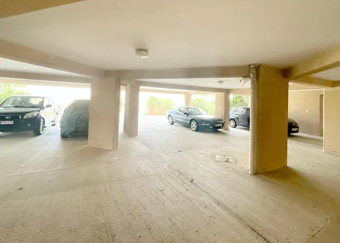 Direct Sea View & Quality Bed - Kings Palace 1 Bed Paphos